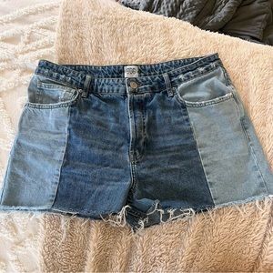 Urban Outfitters Denim Shorts (Size 33)